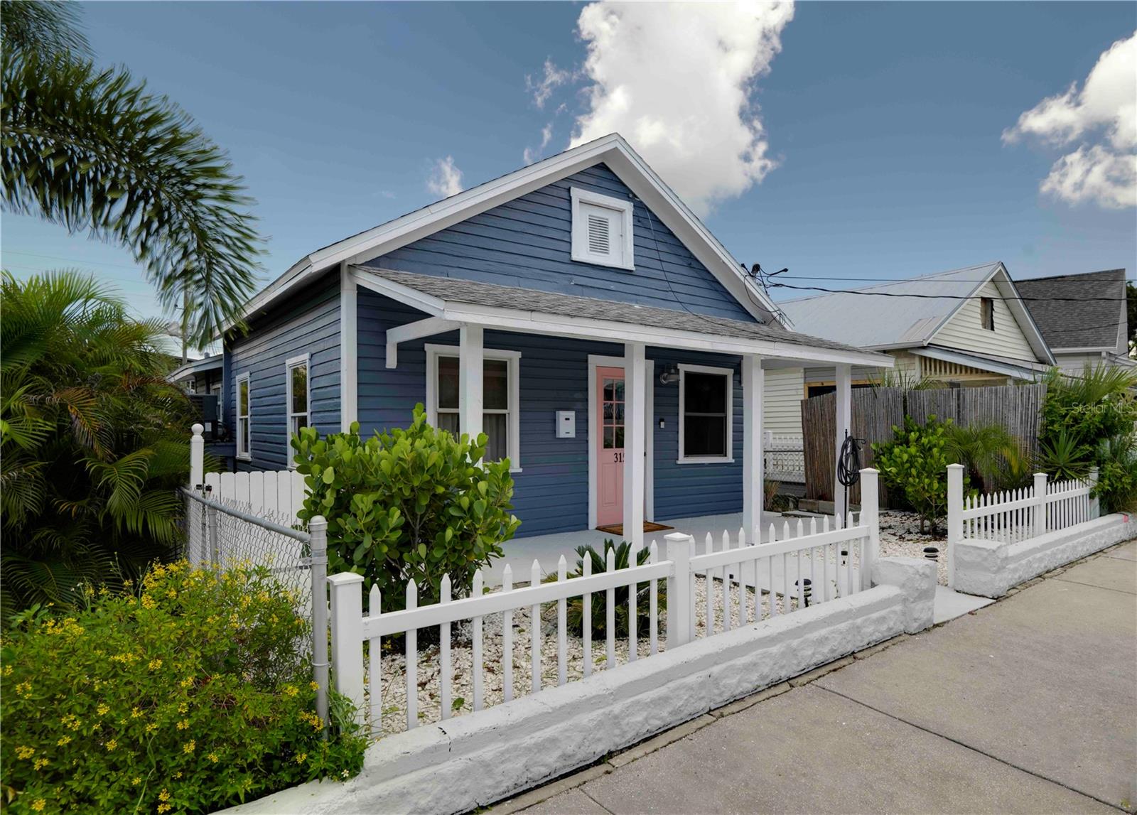 315 Hope St, Tarpon Springs, FL 34689