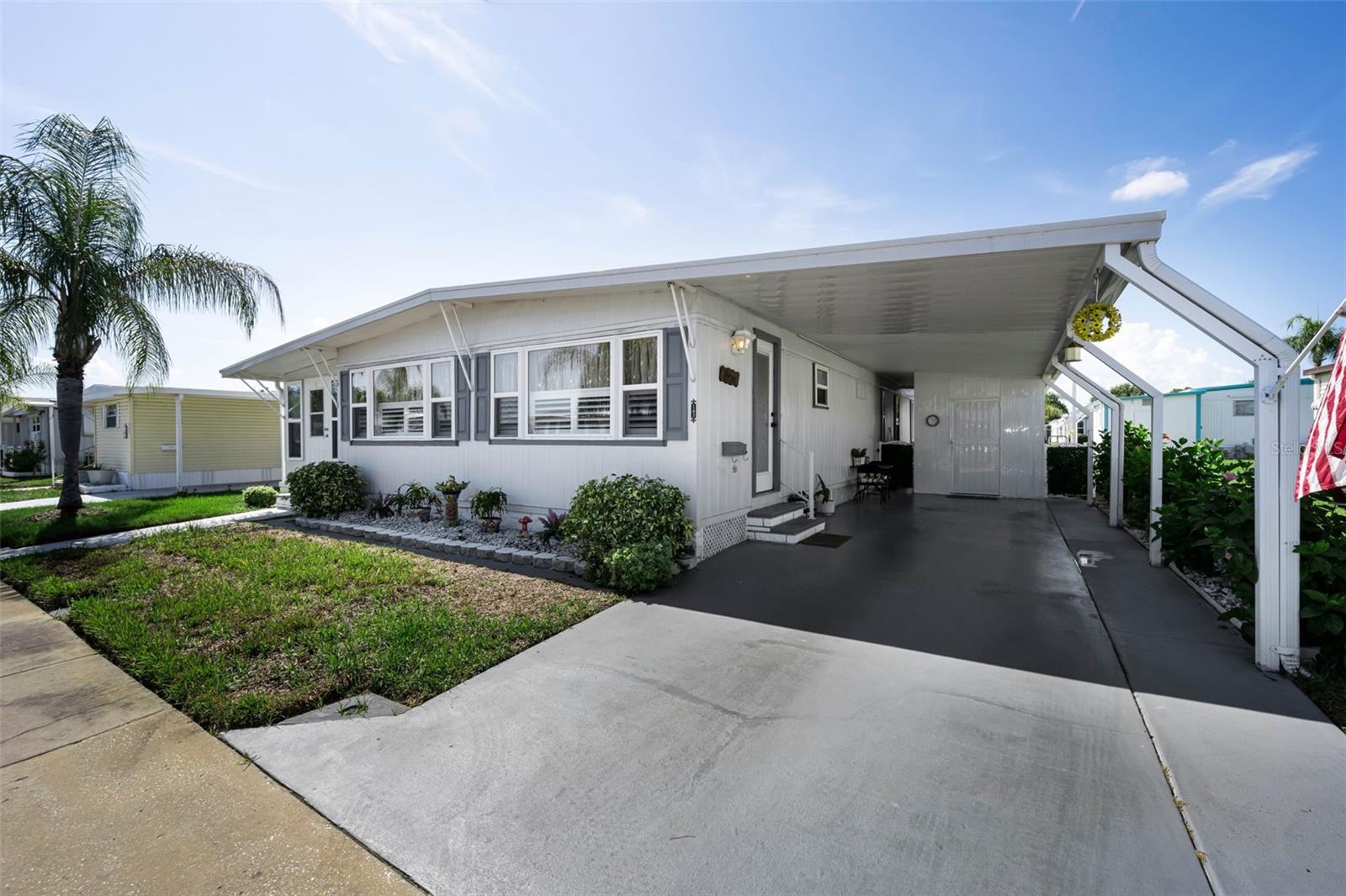 143 Melody Ln, Tarpon Springs, FL 34689