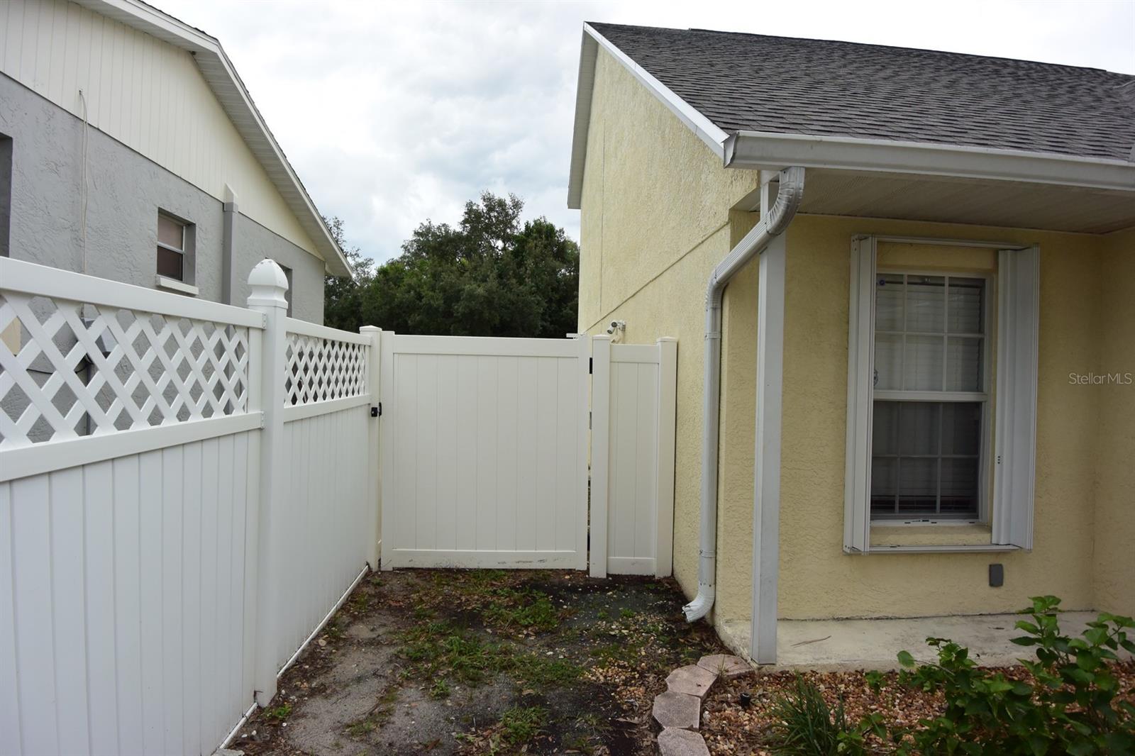 183 Highland Rd, Tarpon Springs, FL 34689