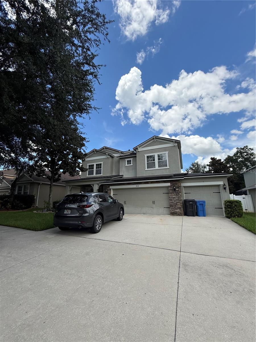 422 Westchester Hills Ln, Valrico, FL 33594