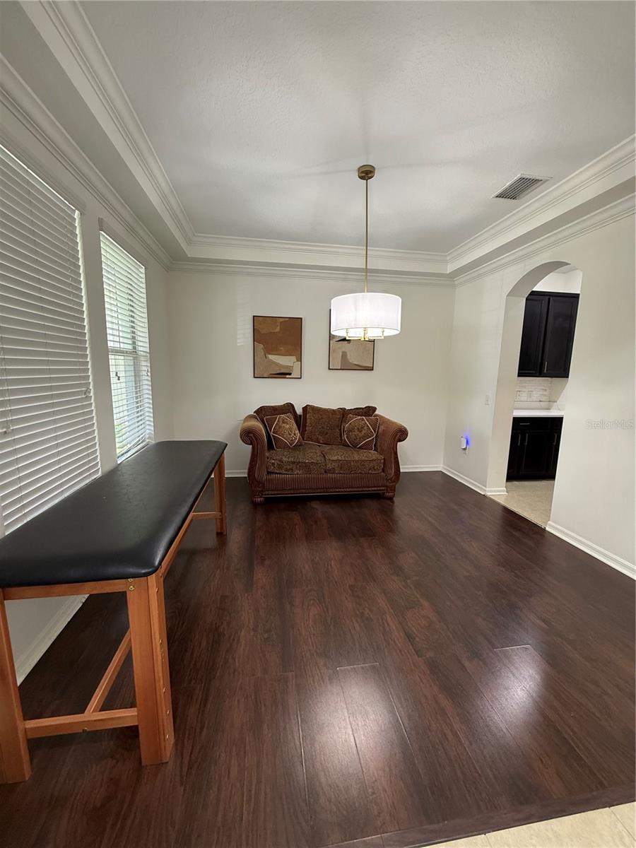 422 Westchester Hills Ln, Valrico, FL 33594
