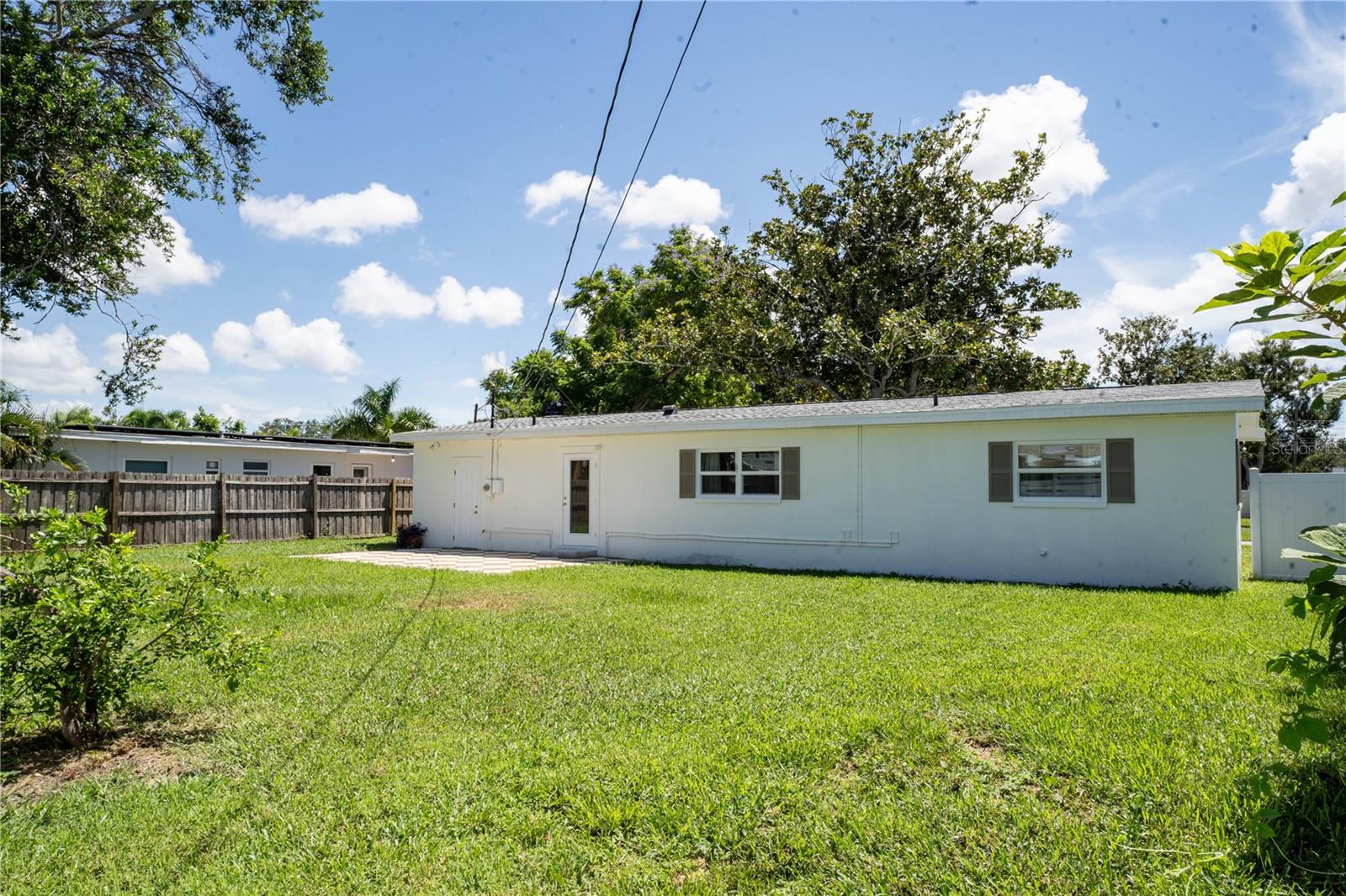 2090 76th St N, St Petersburg, FL 33710