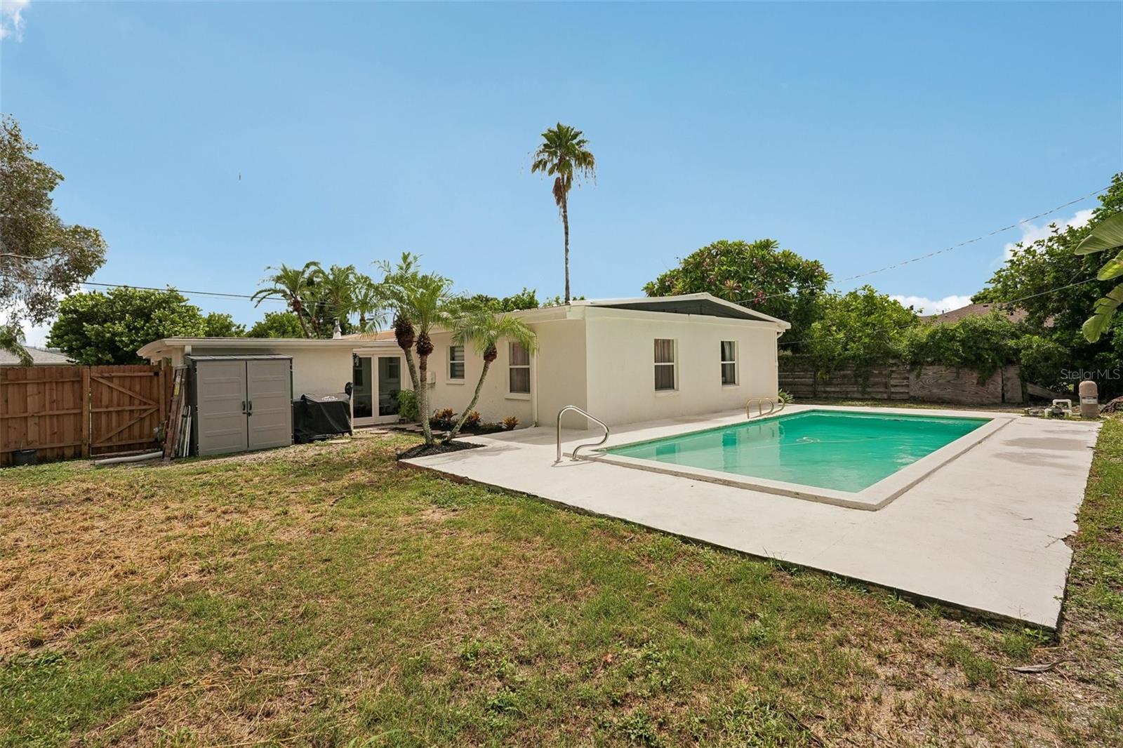 2406 Florida Blvd, Bradenton, FL 34207