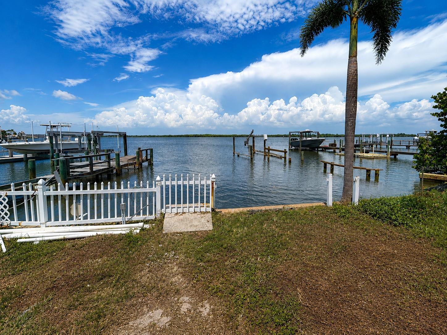 6111 Bayou Grande Blvd NE, St Petersburg, FL 33703