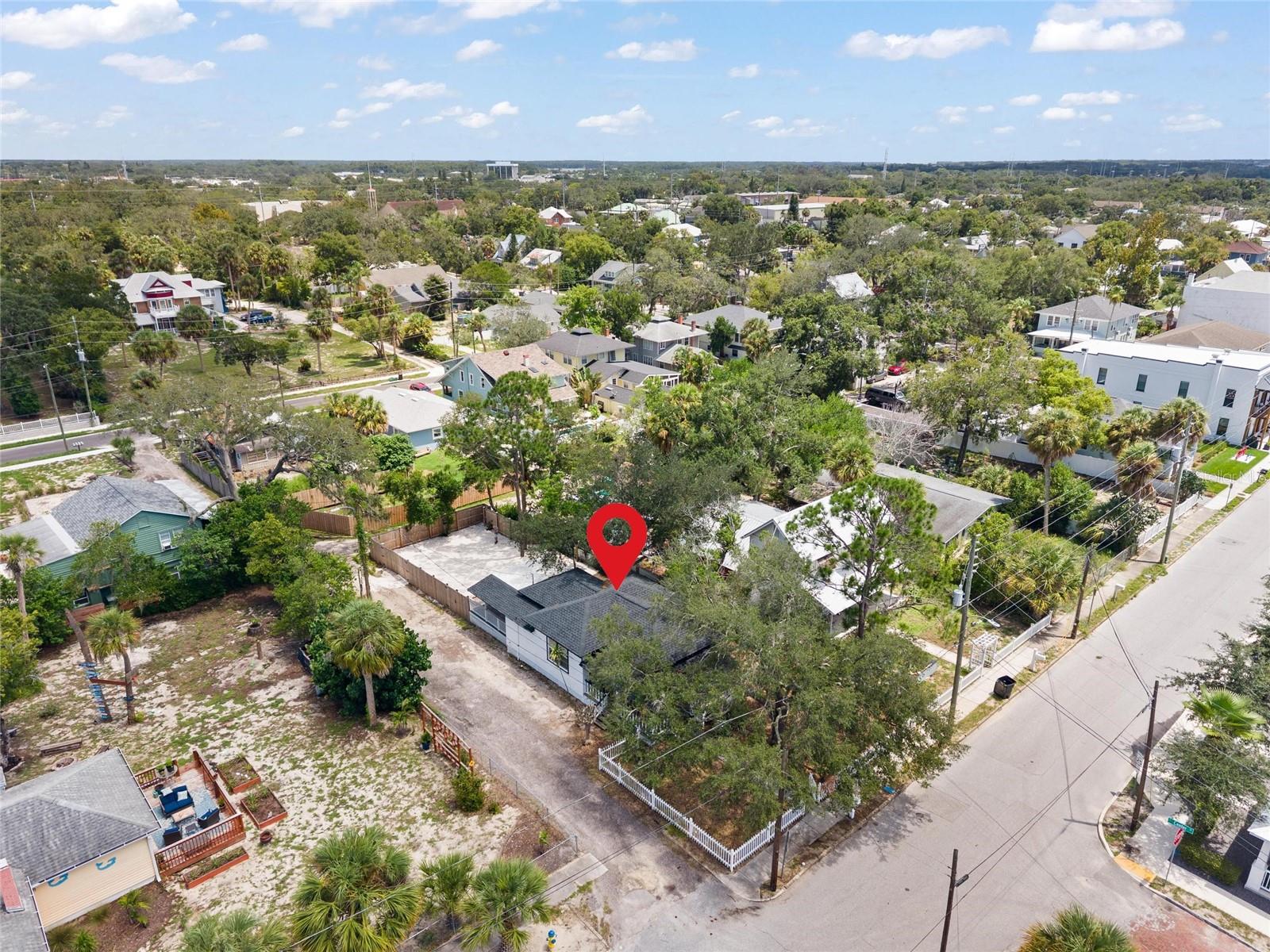 136 N Ring Ave, Tarpon Springs, FL 34689