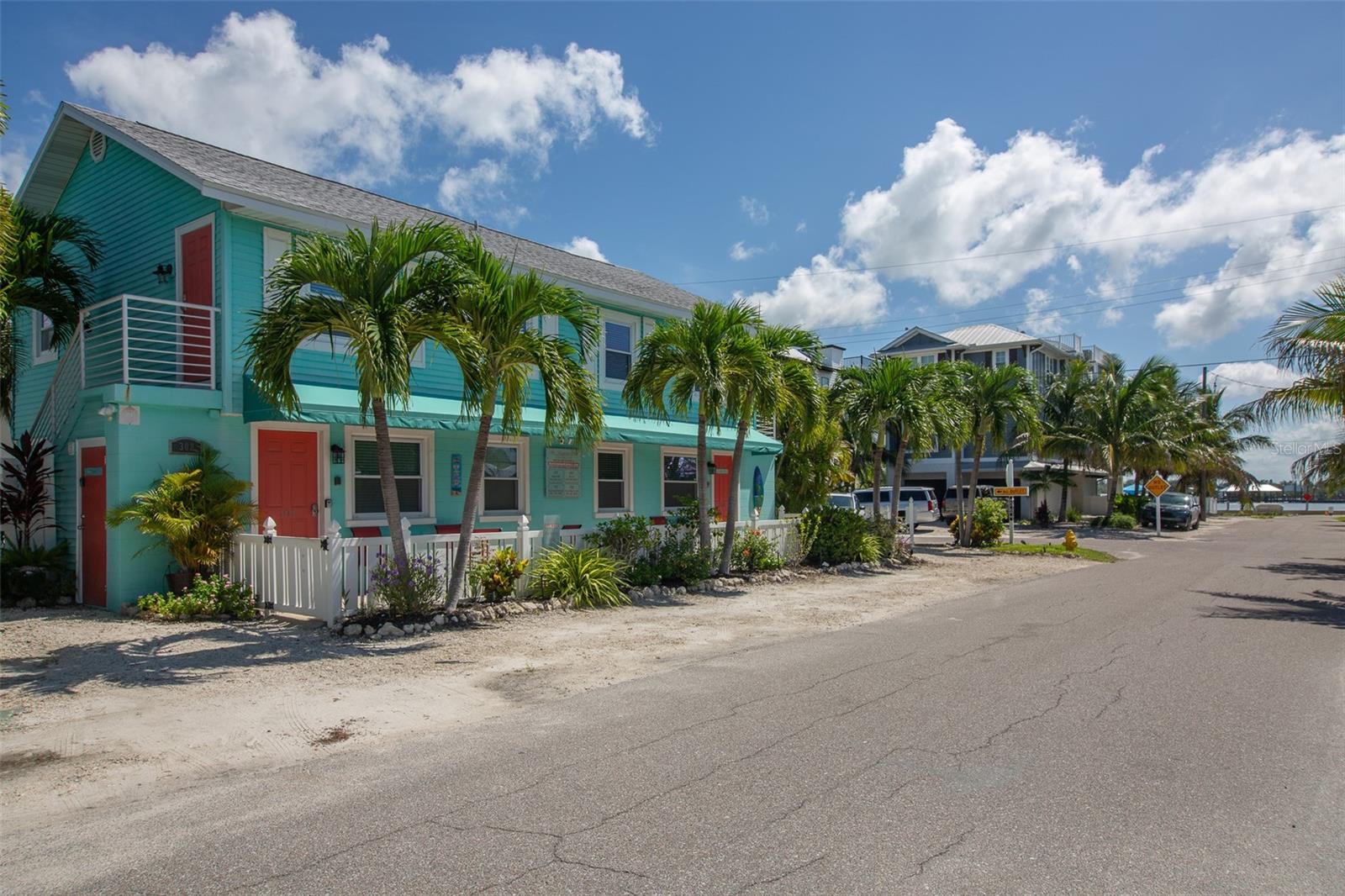 308 2nd St N #201, Bradenton Beach, FL 34217