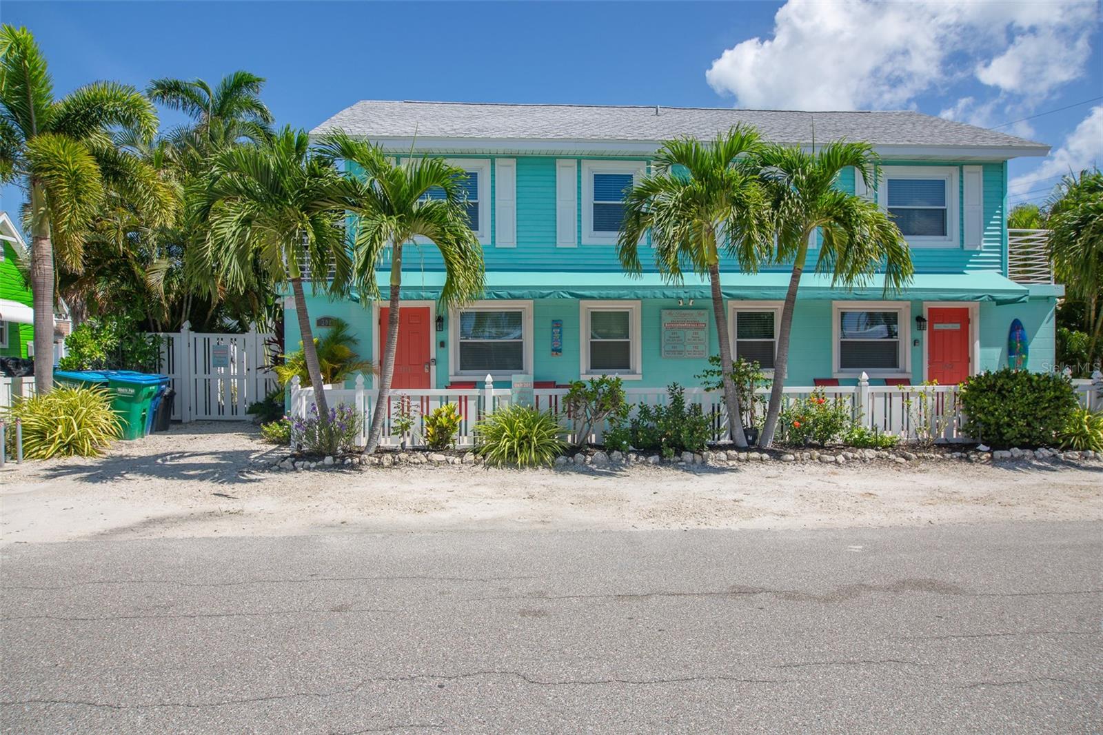308 2nd St N #201, Bradenton Beach, FL 34217