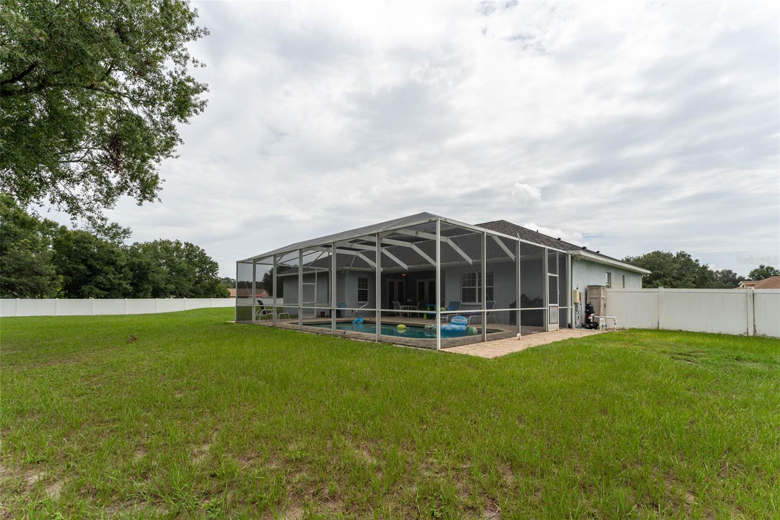 1318 Little Alafia Dr, Plant City, FL 33567