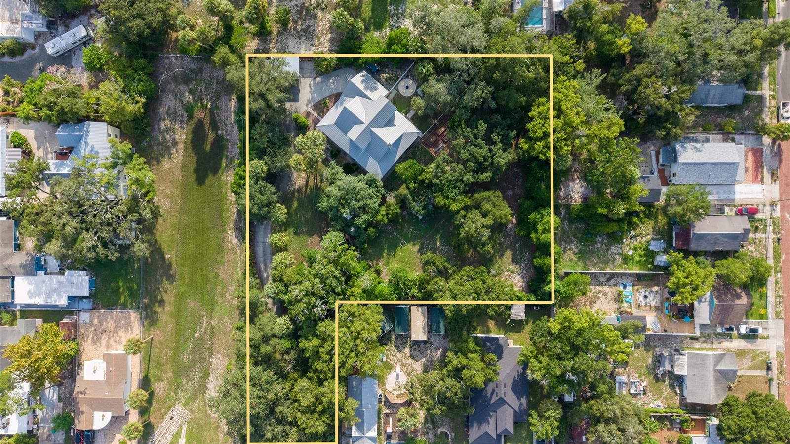 207 N Levis Ave, Tarpon Springs, FL 34689