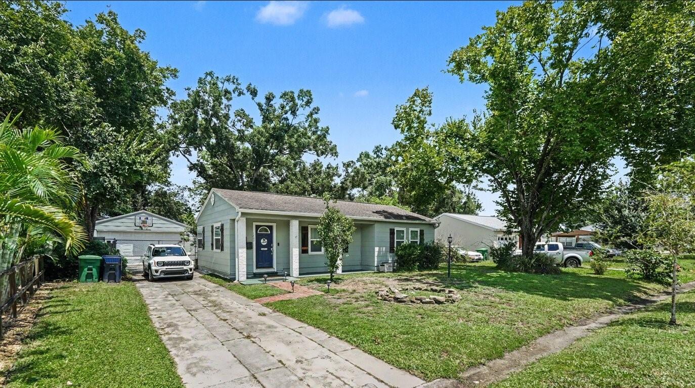 1509 W Barr Dr, Tampa, FL 33603
