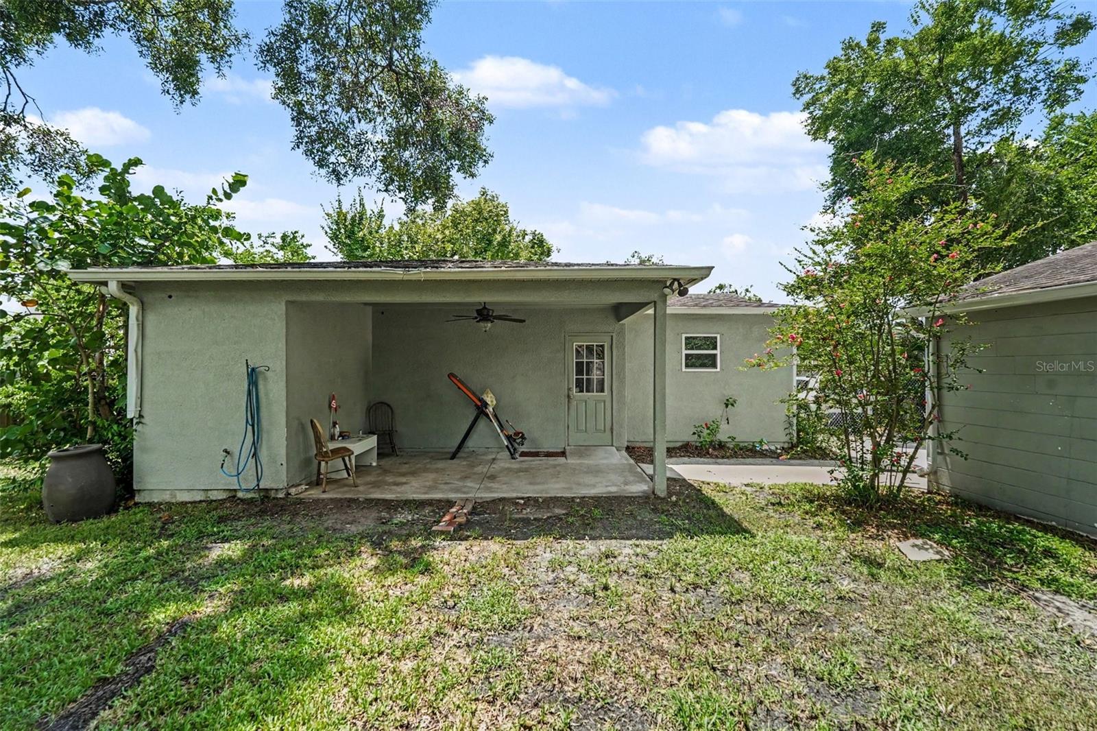 1509 W Barr Dr, Tampa, FL 33603