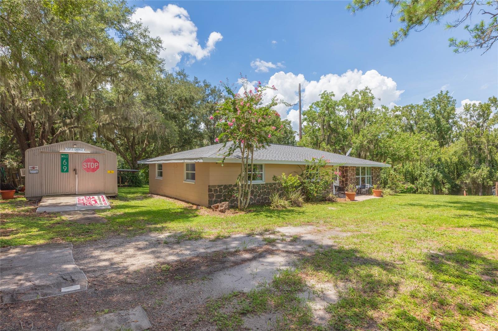 8719 Handcart Rd, Wesley Chapel, FL 33545