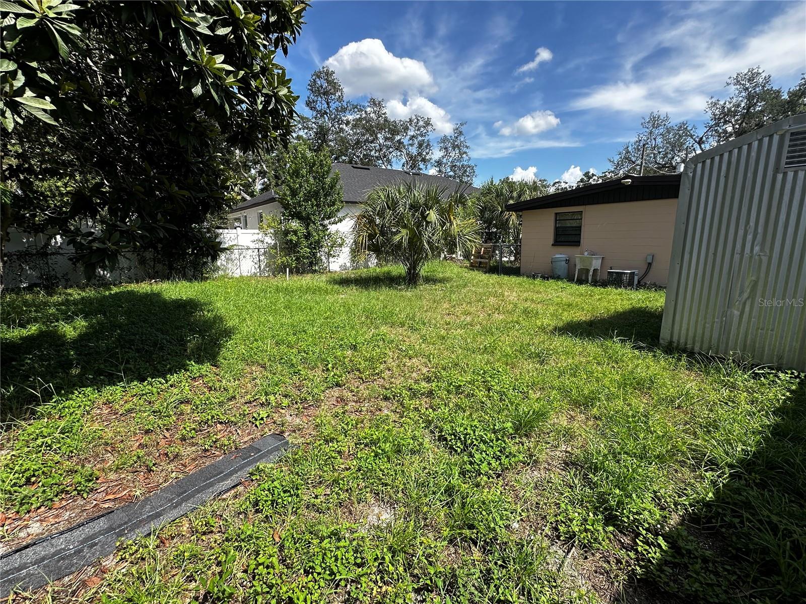 1301 W Hamilton Ave, Tampa, FL 33604