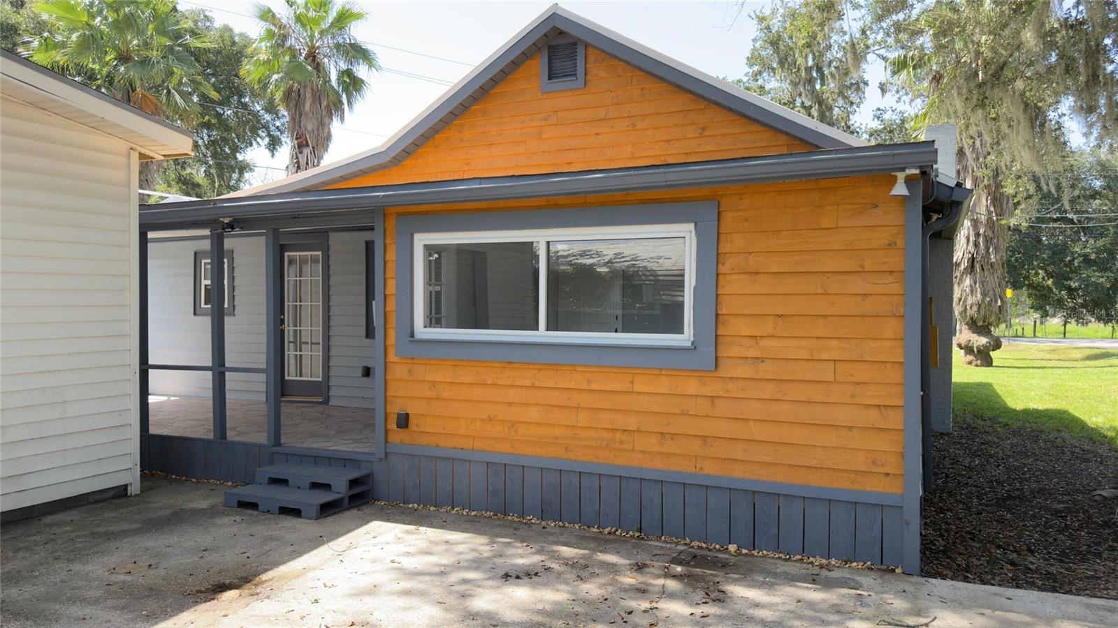 14740 Johns Rd, Dade City, FL 33525