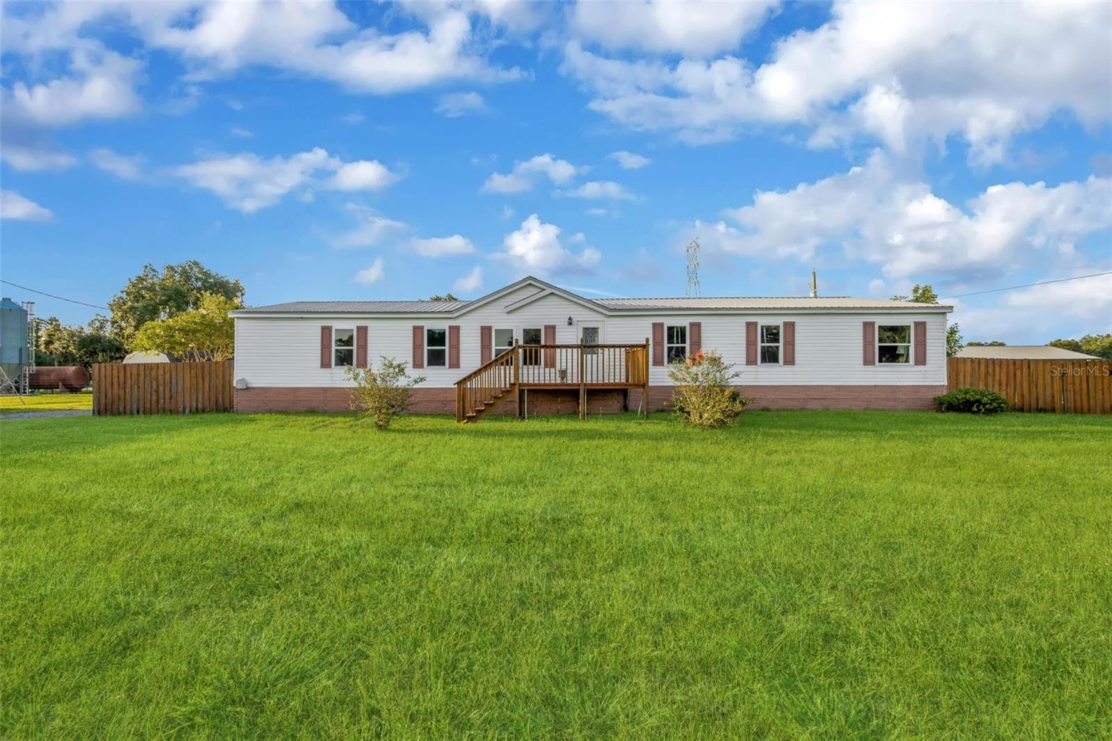 3858 E Knights Griffin Rd, Plant City, FL 33565