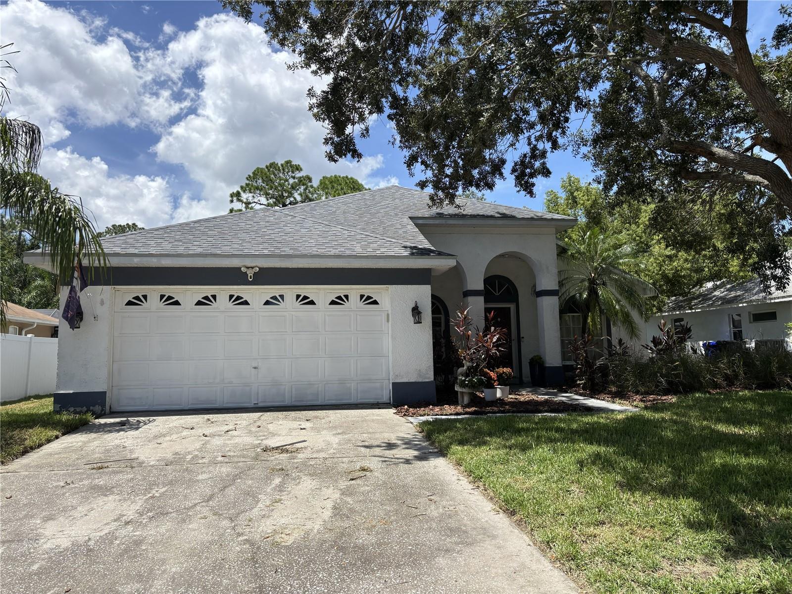 348 Fountainview Cir, Oldsmar, FL 34677