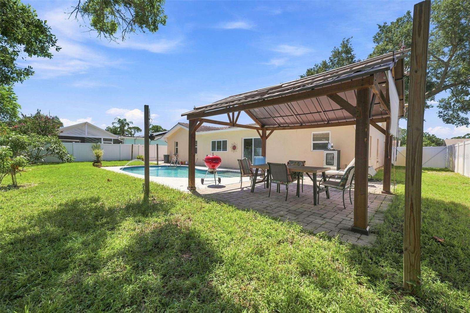 2069 Kingfisher Dr, Palm Harbor, FL 34683