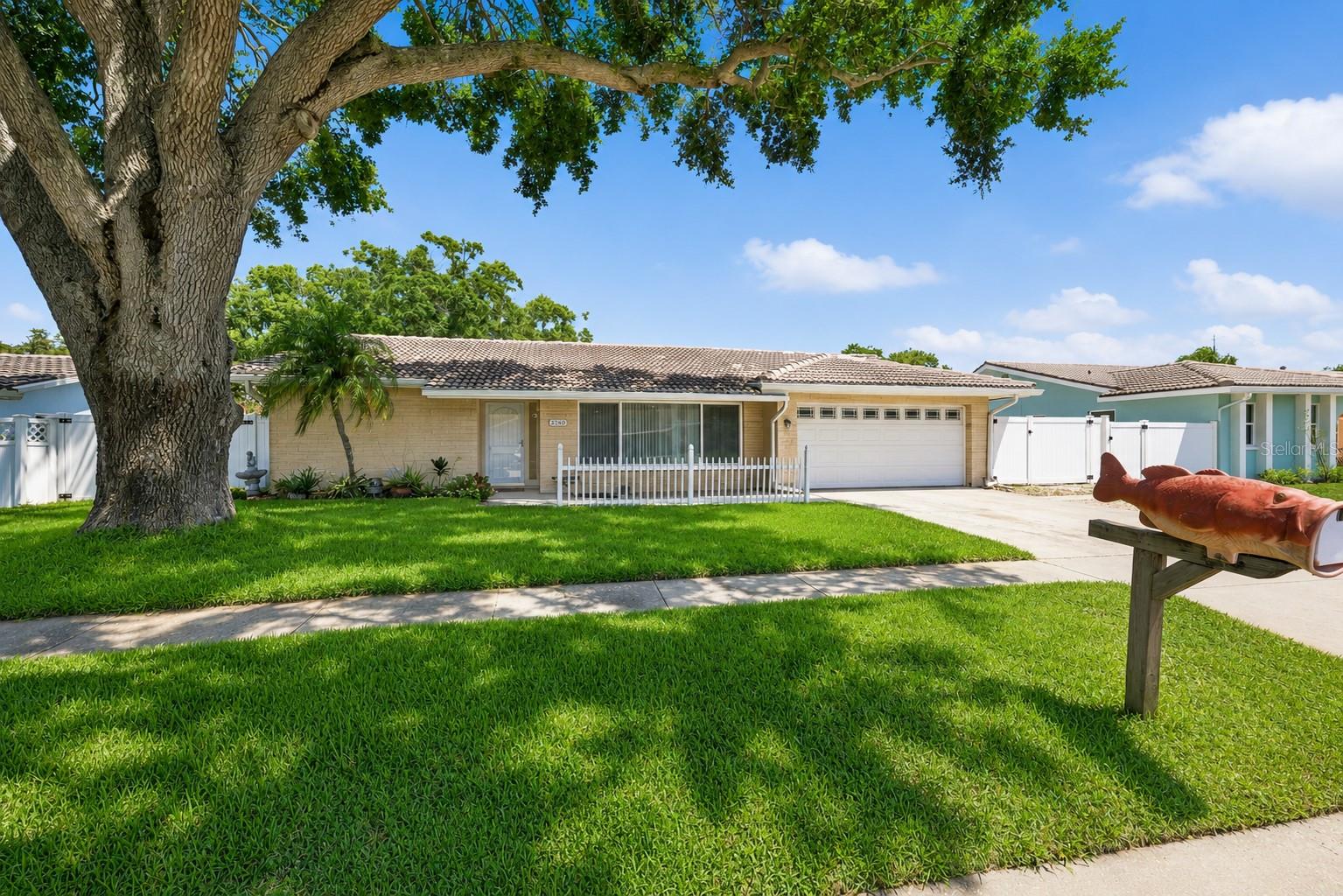 2069 Kingfisher Dr, Palm Harbor, FL 34683