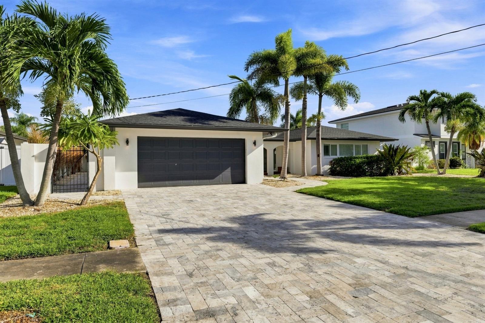 320 Palm ISLAND NE, Clearwater Beach, FL 33767