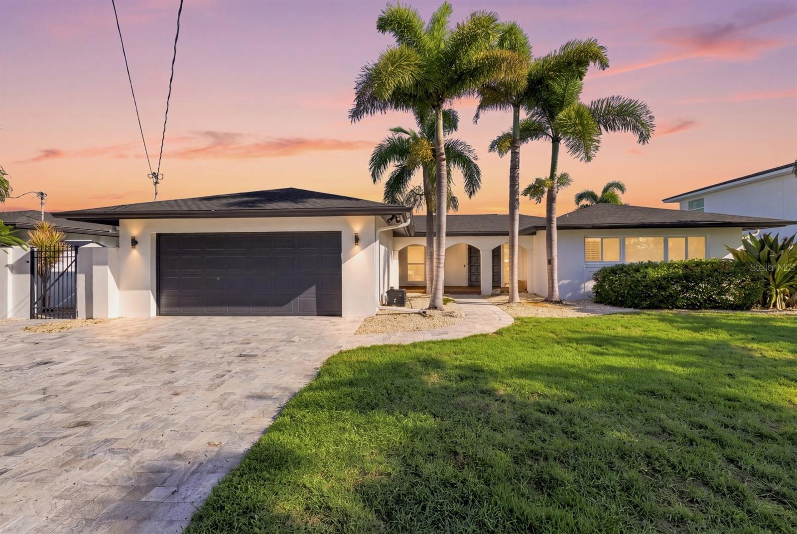 320 Palm ISLAND NE, Clearwater Beach, FL 33767