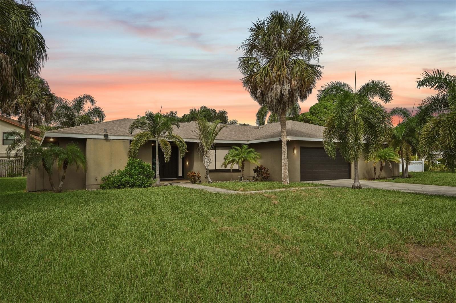 6106 45th St W, Bradenton, FL 34210