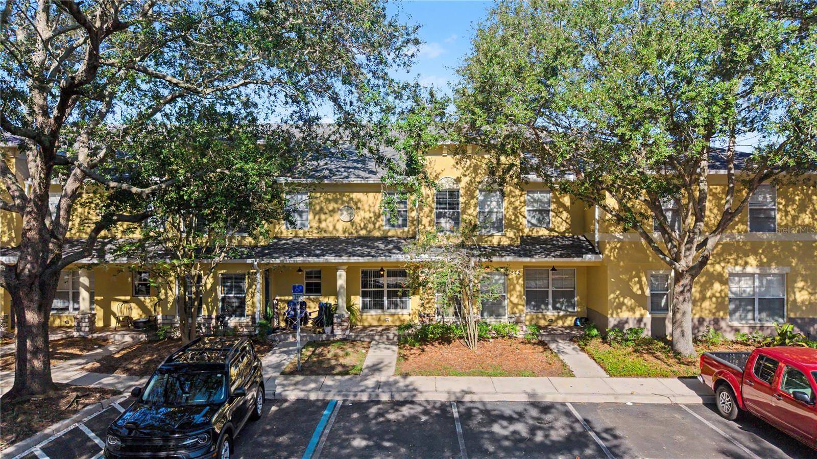 240 Castlekeeper Pl, Valrico, FL 33594