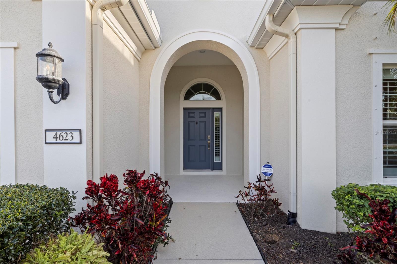 4623 Claremont Park Dr, Bradenton, FL 34211