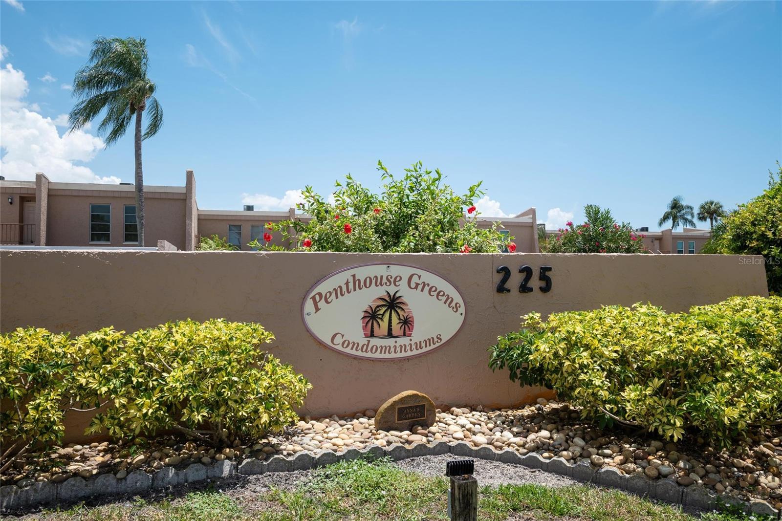 225 Country Club Dr #E343, Largo, FL 33771