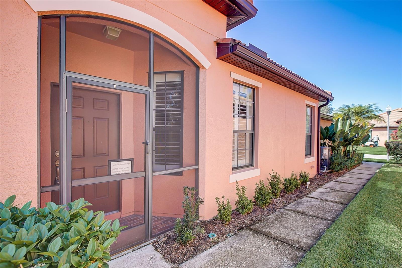 5673 Sunset Falls Dr, Apollo Beach, FL 33572