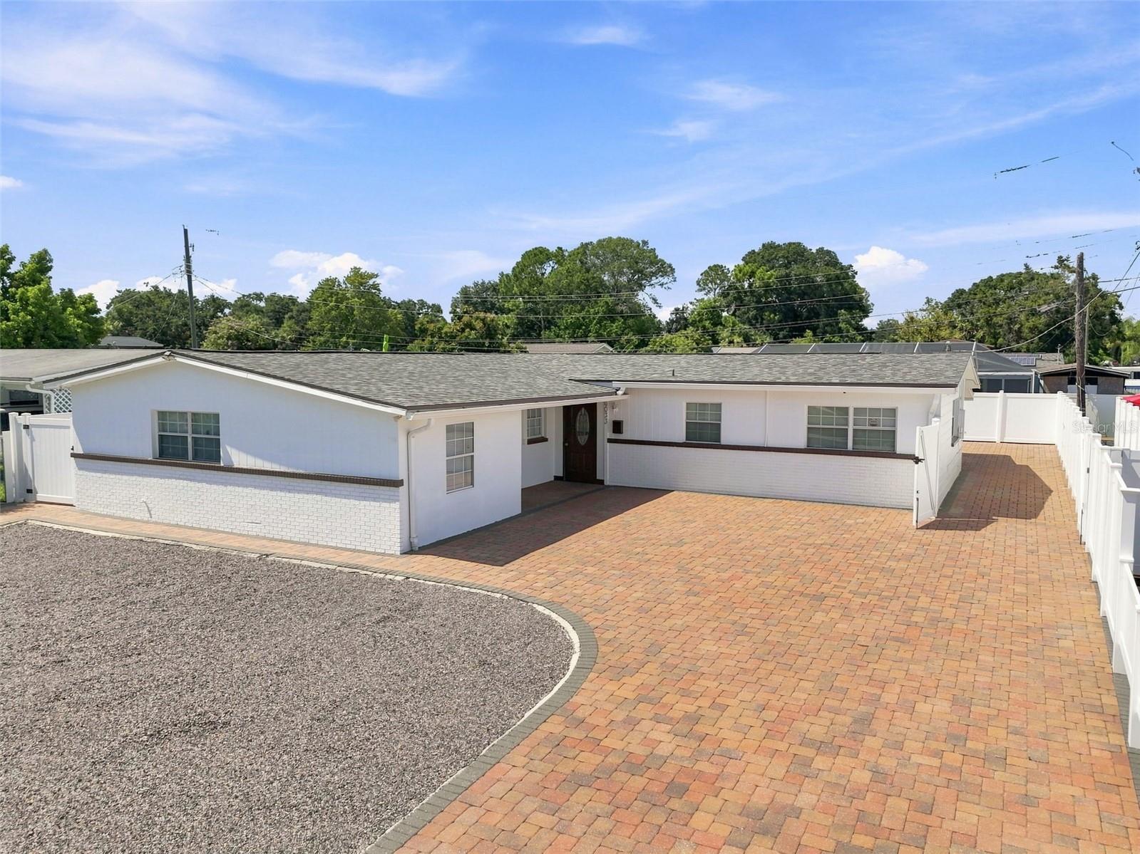 6033 Ambassador Dr, Tampa, FL 33615