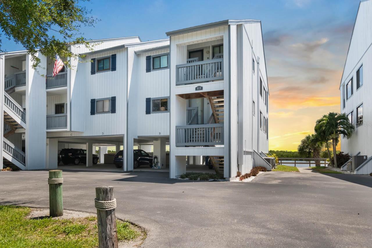 819 Bahia Del Sol Dr #A, Ruskin, FL 33570