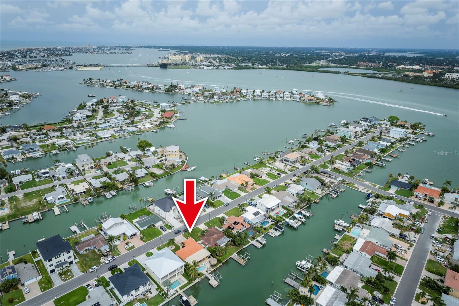 541 Crystal Dr, Madeira Beach, FL 33708
