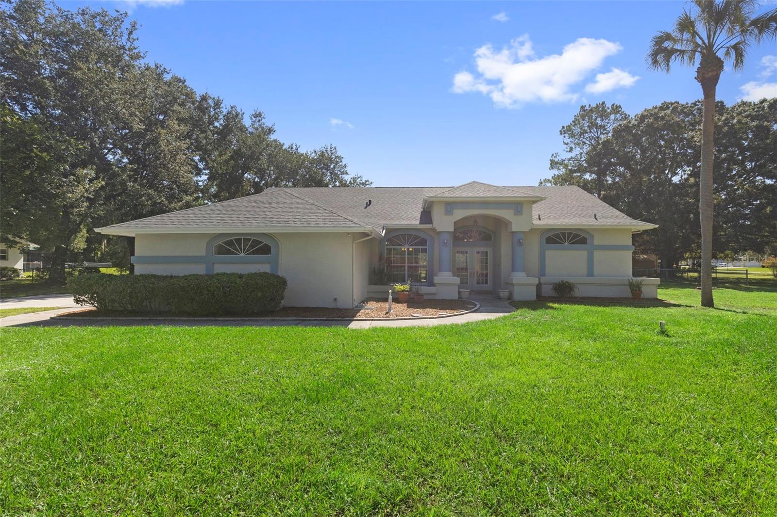 17269 Raintree Rd, Lutz, FL 33558