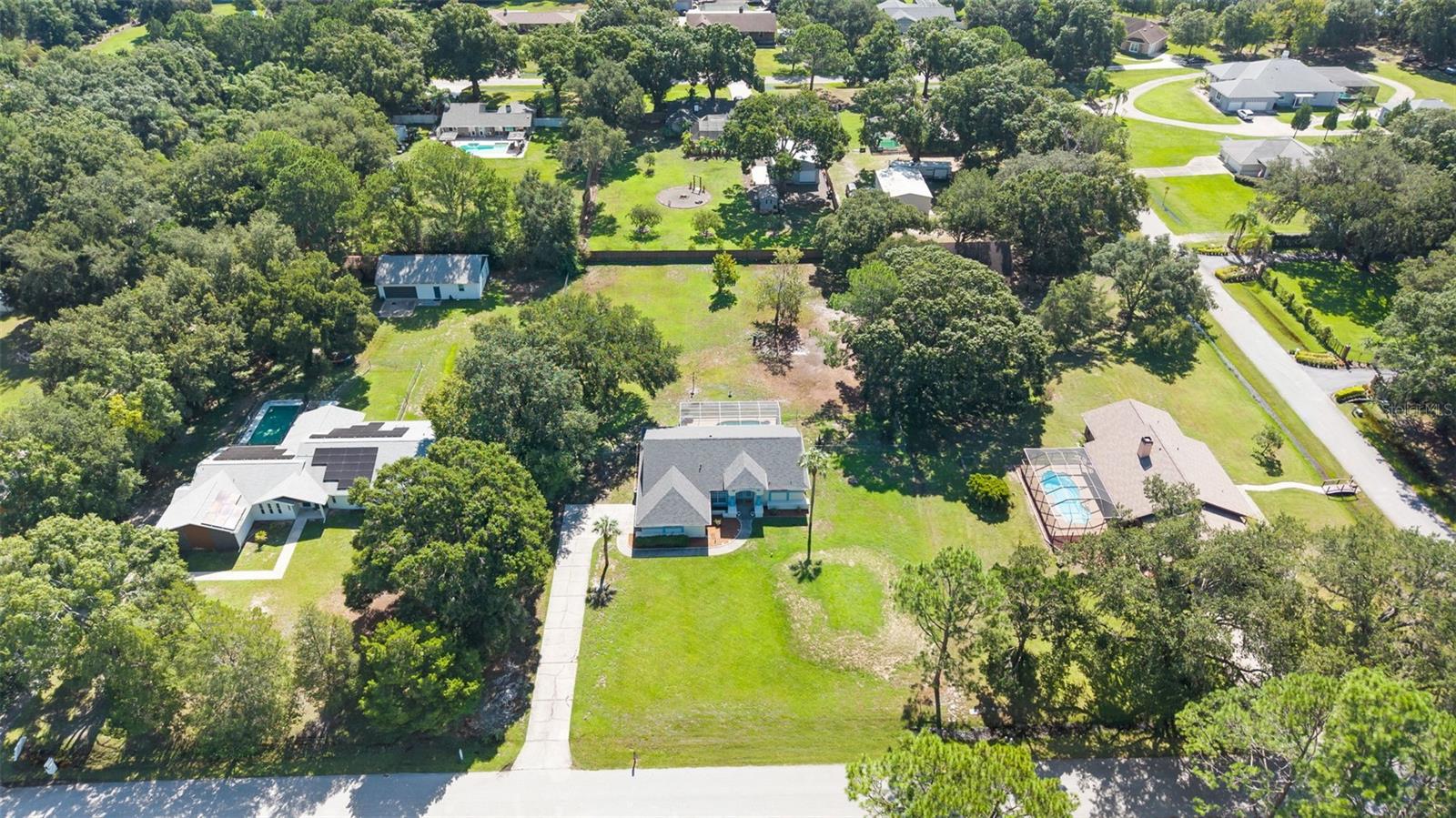 17269 Raintree Rd, Lutz, FL 33558
