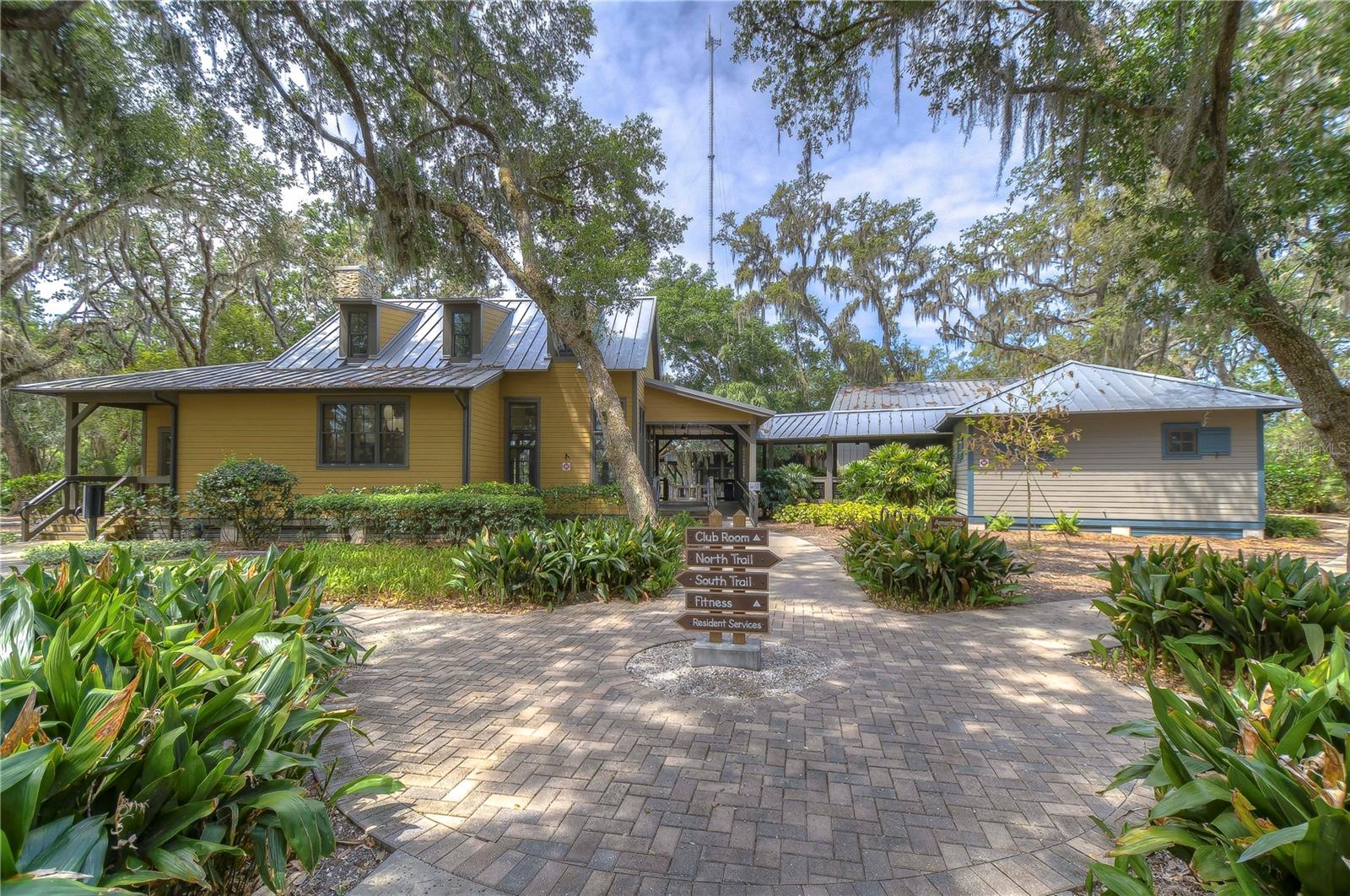 5817 Caldera Ridge Dr, Lithia, FL 33547