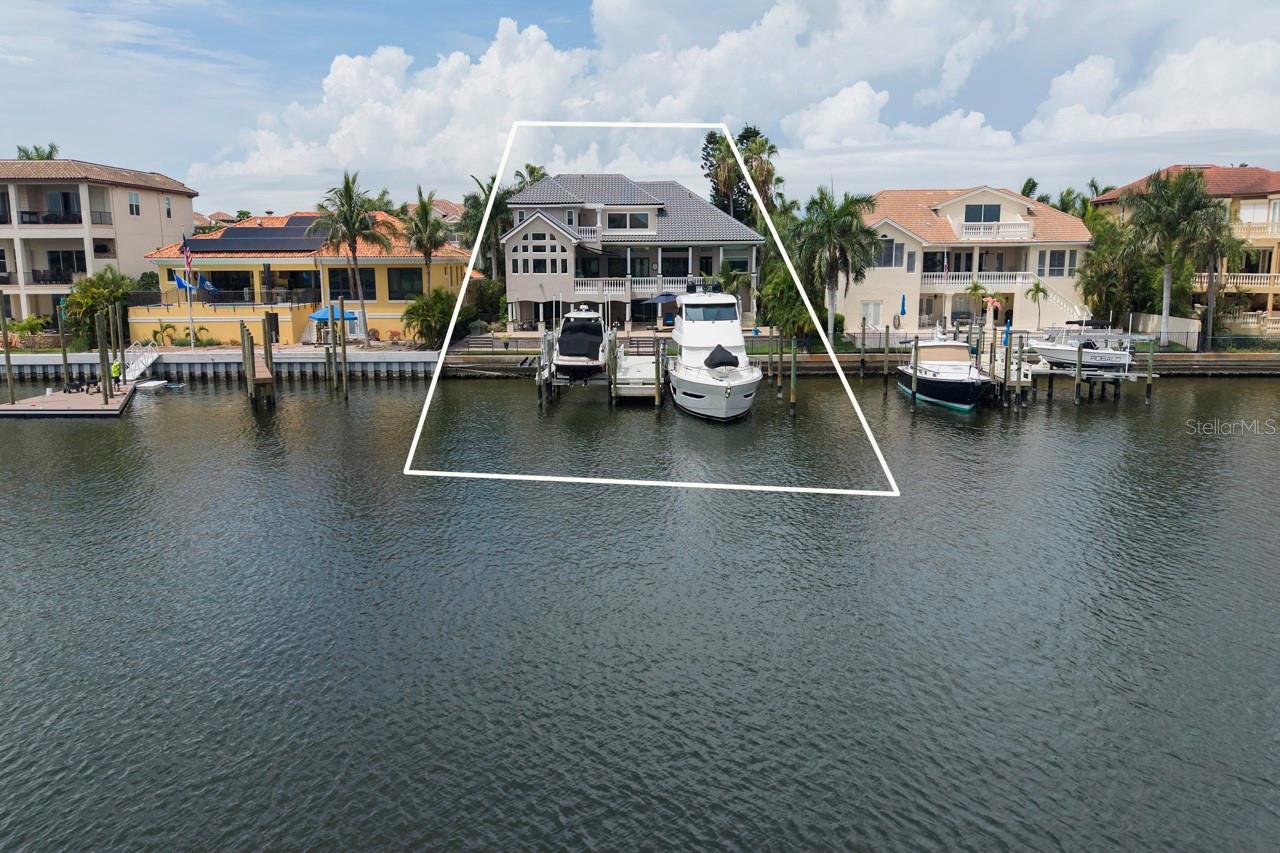 6113 Pasadena Point Blvd, Gulfport, FL 33707