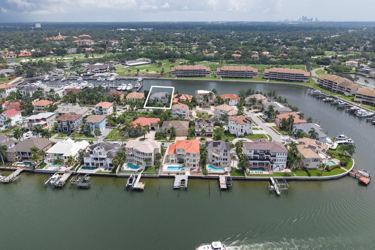 6113 Pasadena Point Blvd, Gulfport, FL 33707