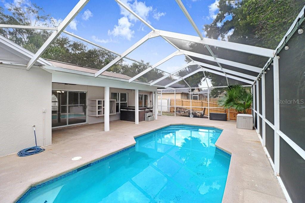 3005 Folklore Dr, Valrico, FL 33596