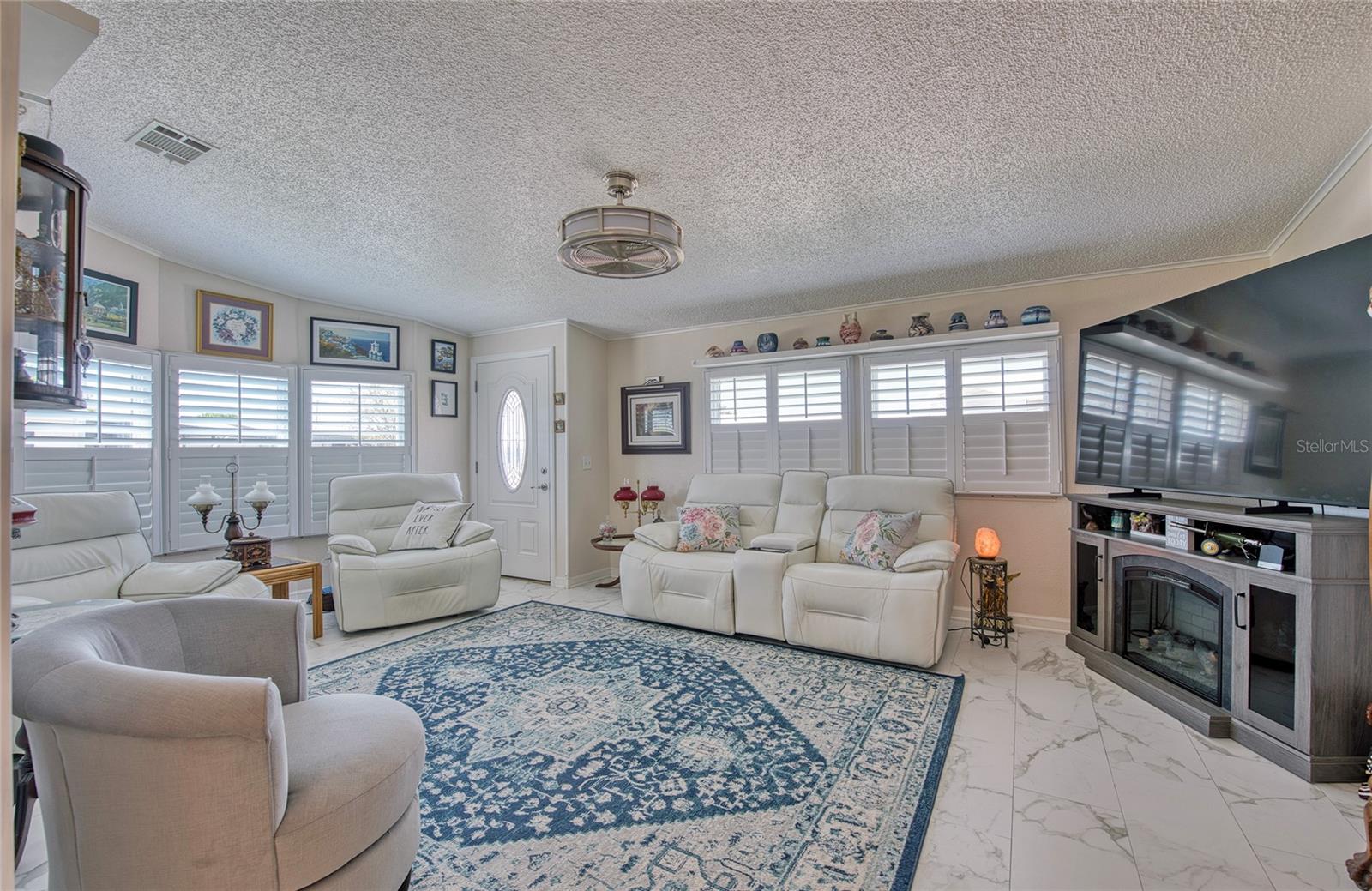 214 Dolphin Dr N, Oldsmar, FL 34677