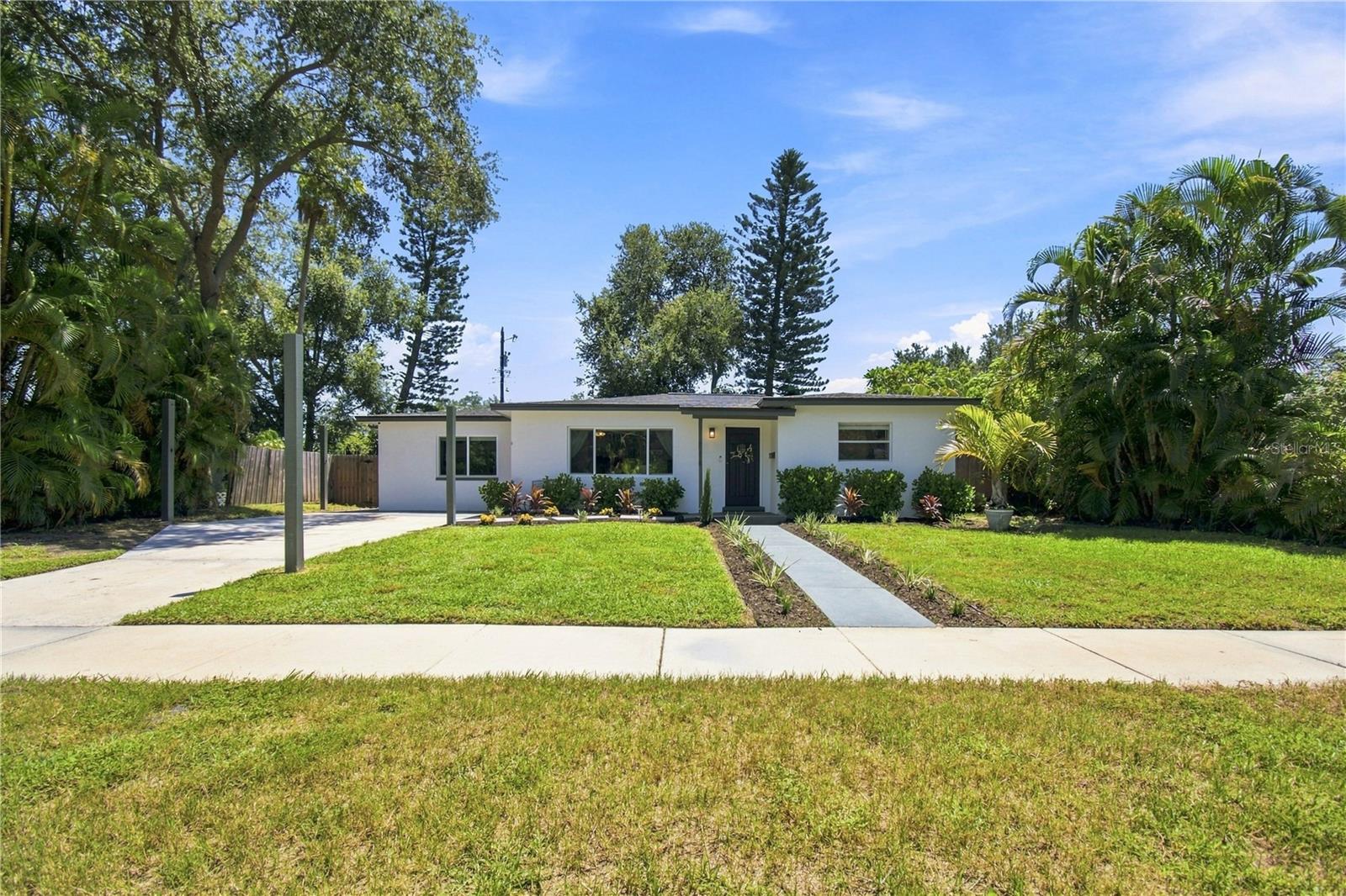 6218 7th St S, St Petersburg, FL 33705
