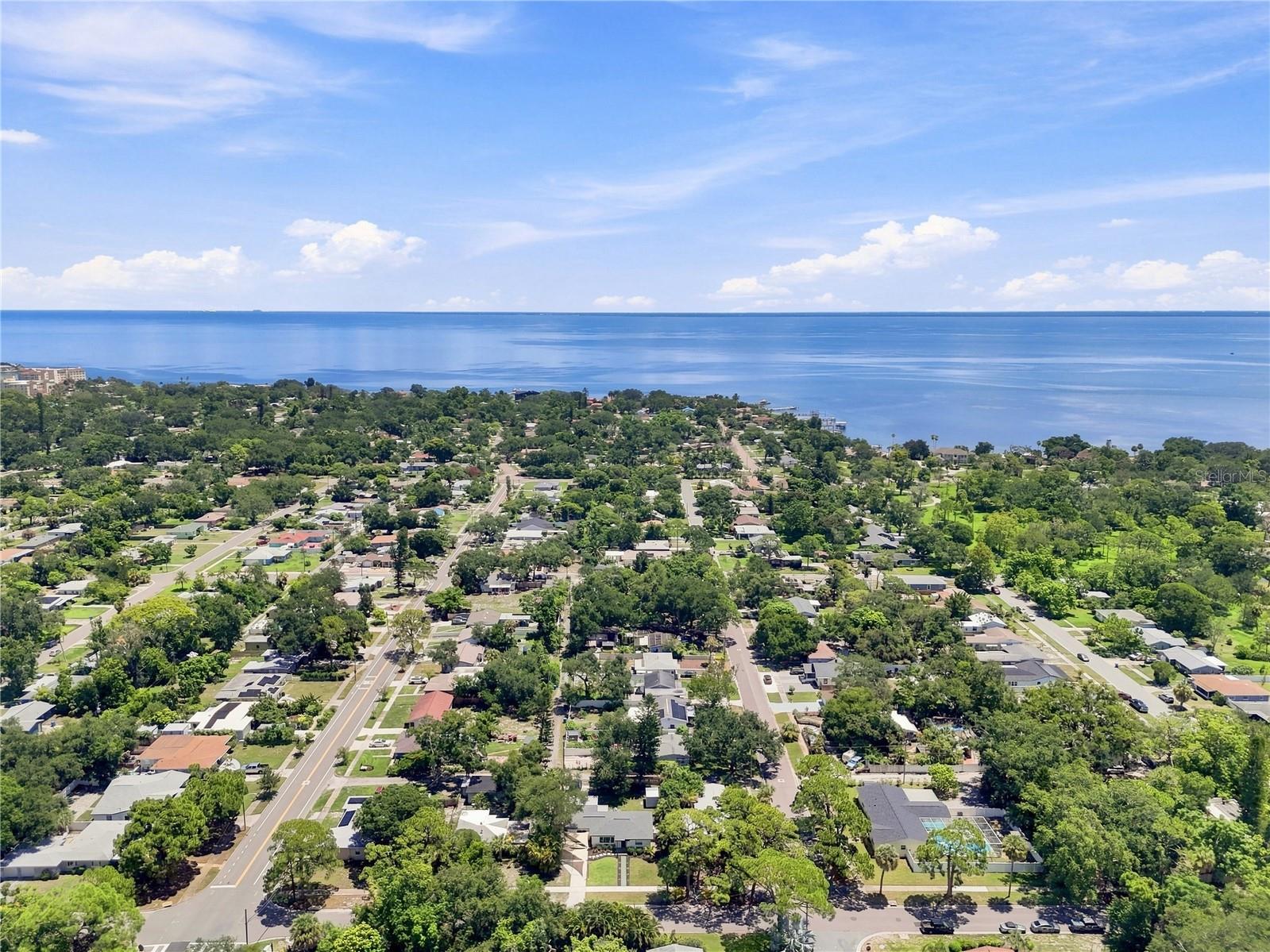 6218 7th St S, St Petersburg, FL 33705