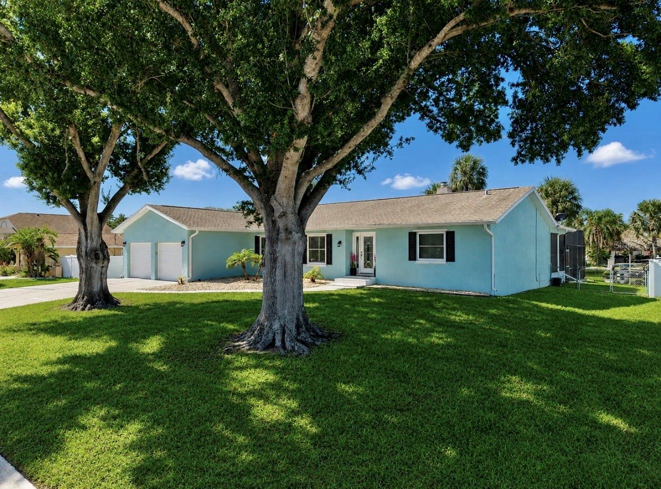 708 Spanish Main Dr, Apollo Beach, FL 33572