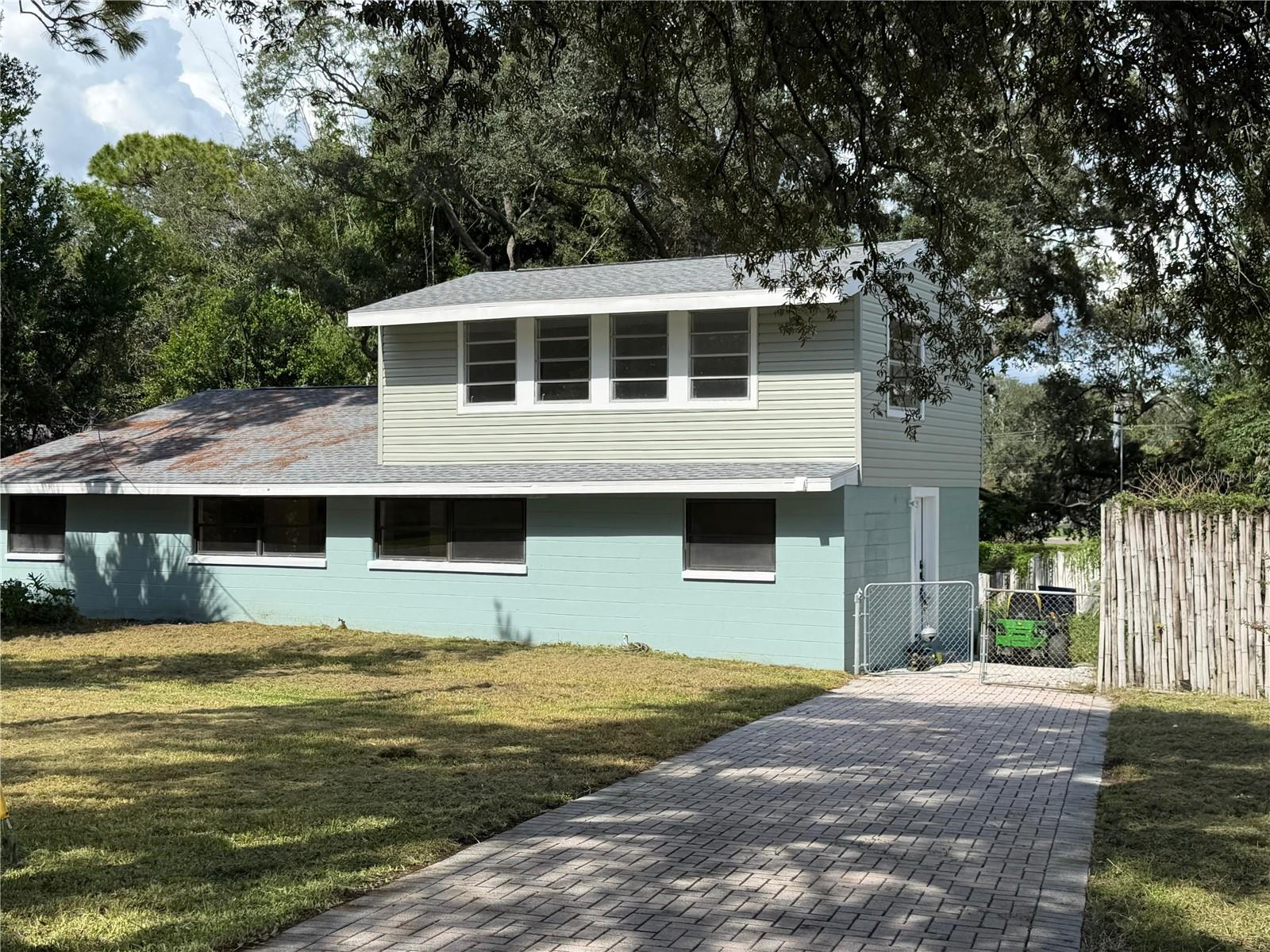 10801 N Edison Ave, Tampa, FL 33612