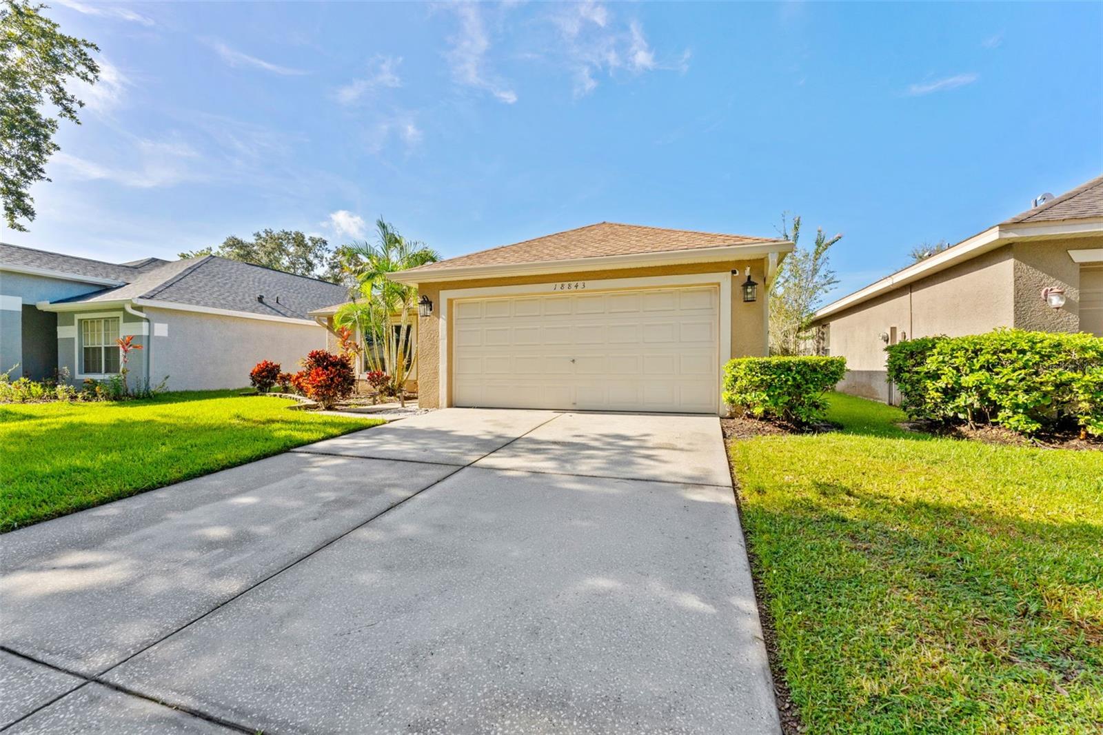 18843 Maisons Dr, Lutz, FL 33558