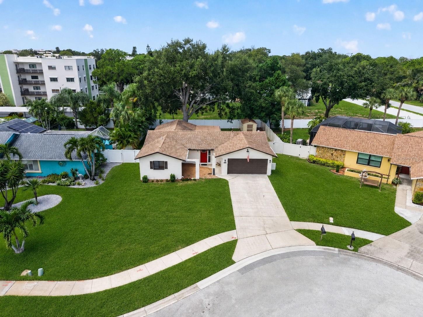 6170 Sundown Dr, St Petersburg, FL 33709