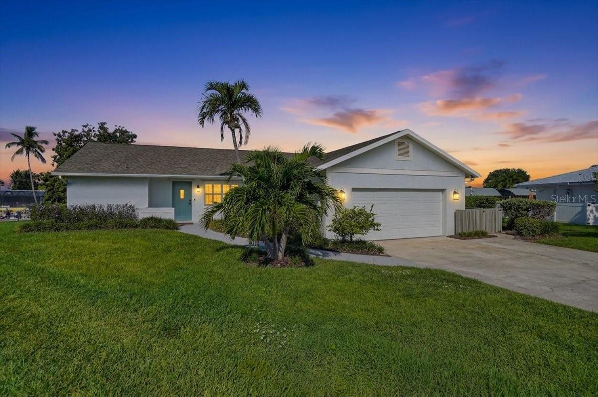 5016 Mangrove Point Rd, Bradenton, FL 34210