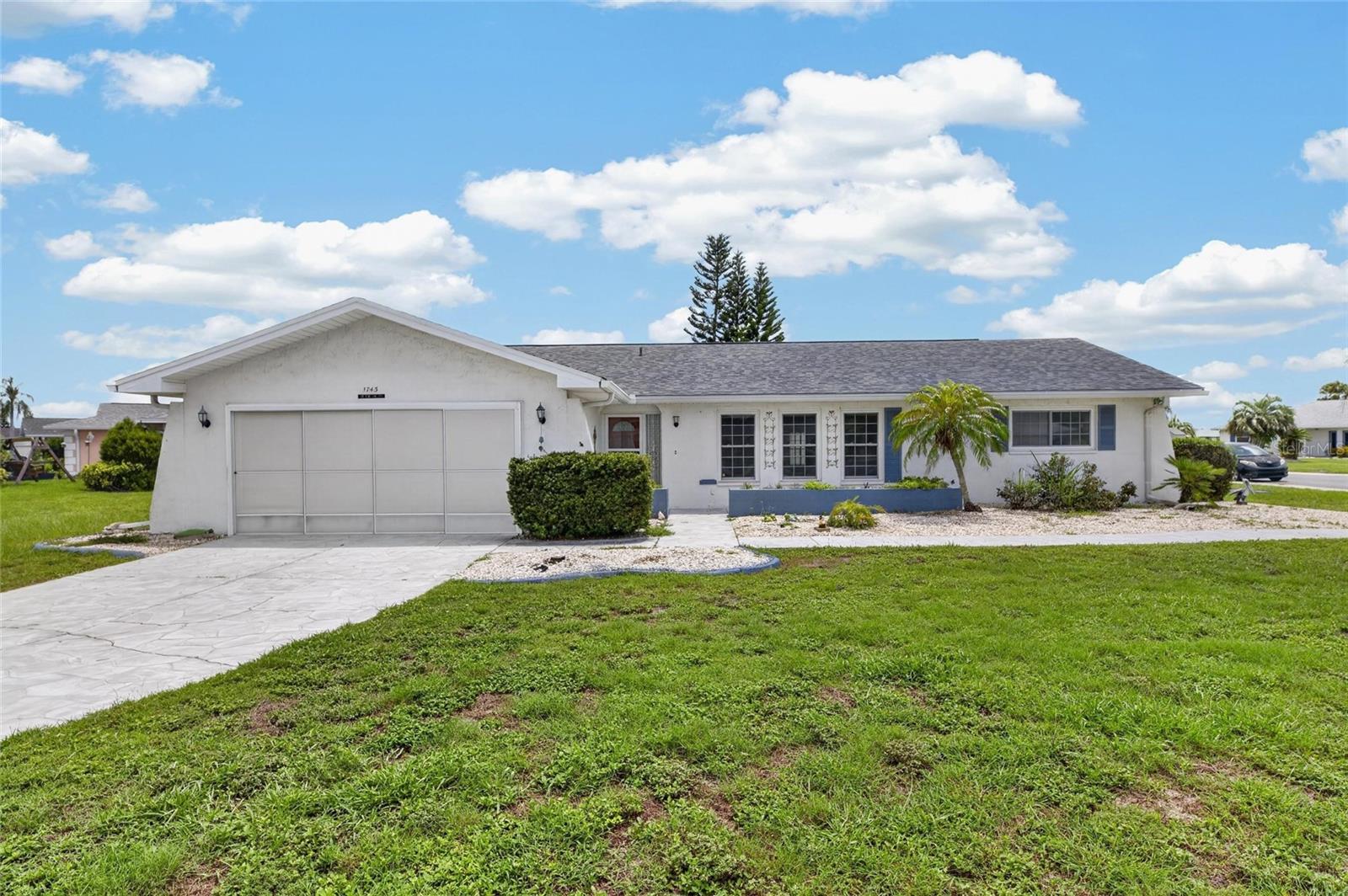 1743 Coco Palm Cir, Sun City Center, FL 33573