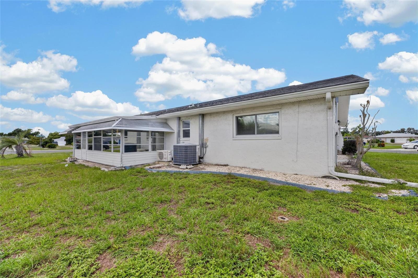 1743 Coco Palm Cir, Sun City Center, FL 33573