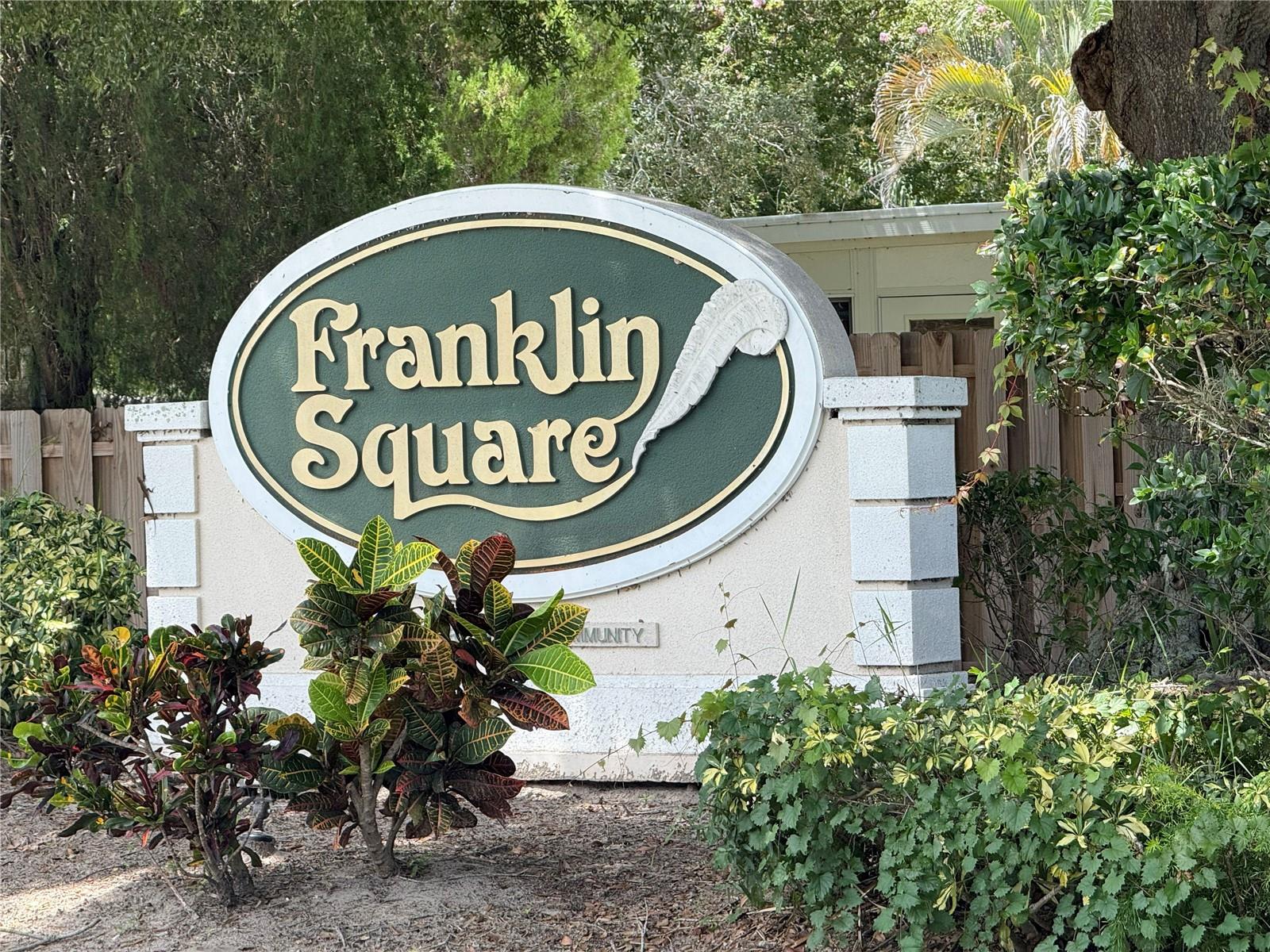 864 Franklin Cir, Palm Harbor, FL 34683