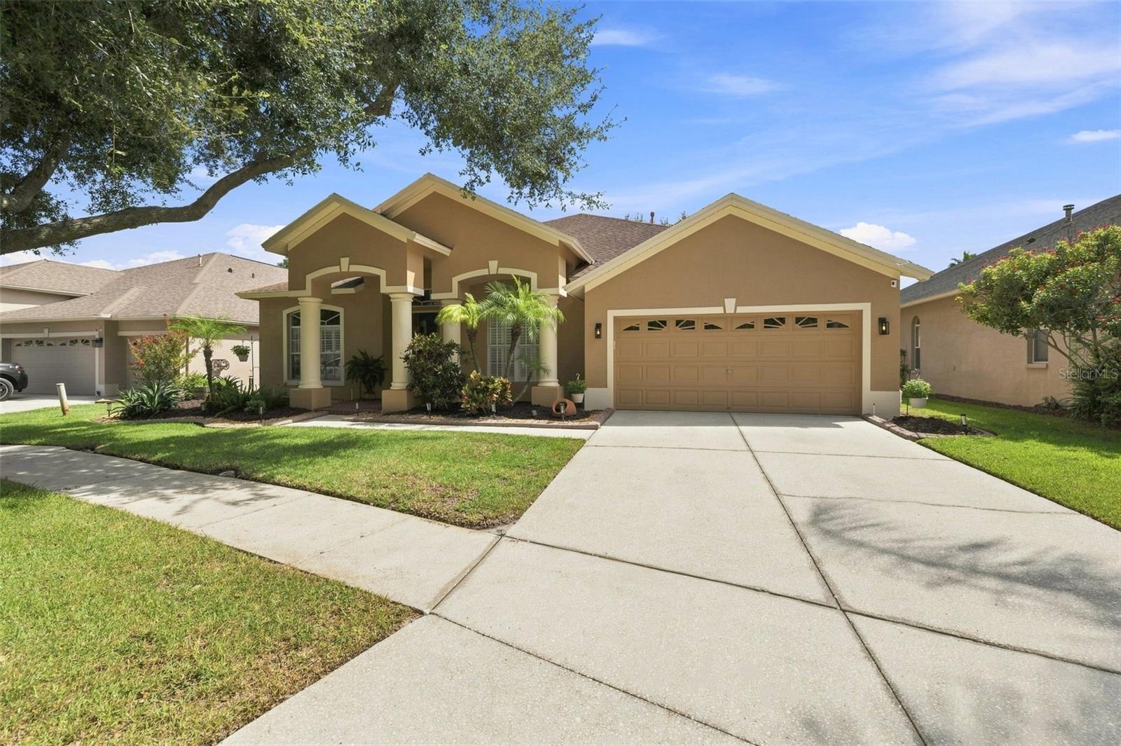 19803 Glazing Globe Ln, Lutz, FL 33558